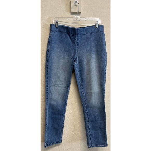 NYDJ Pull-On Straight-Leg Jeans with Side Slits- Cooper Reg size 6 light wash - Picture 1 of 10